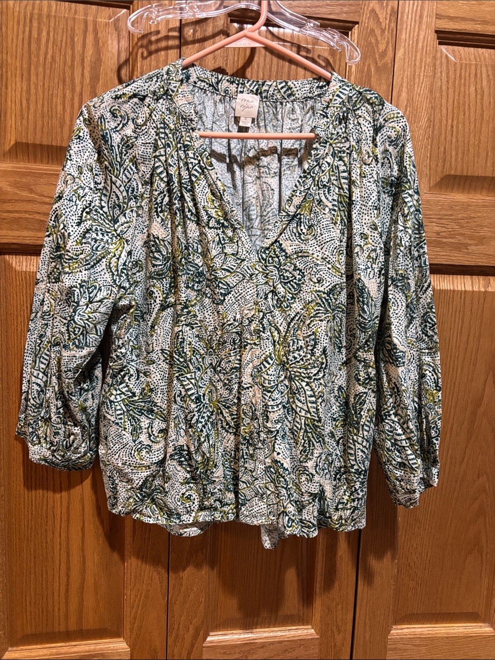 Green Paisley V-Neck Blouse with Elastic Hem